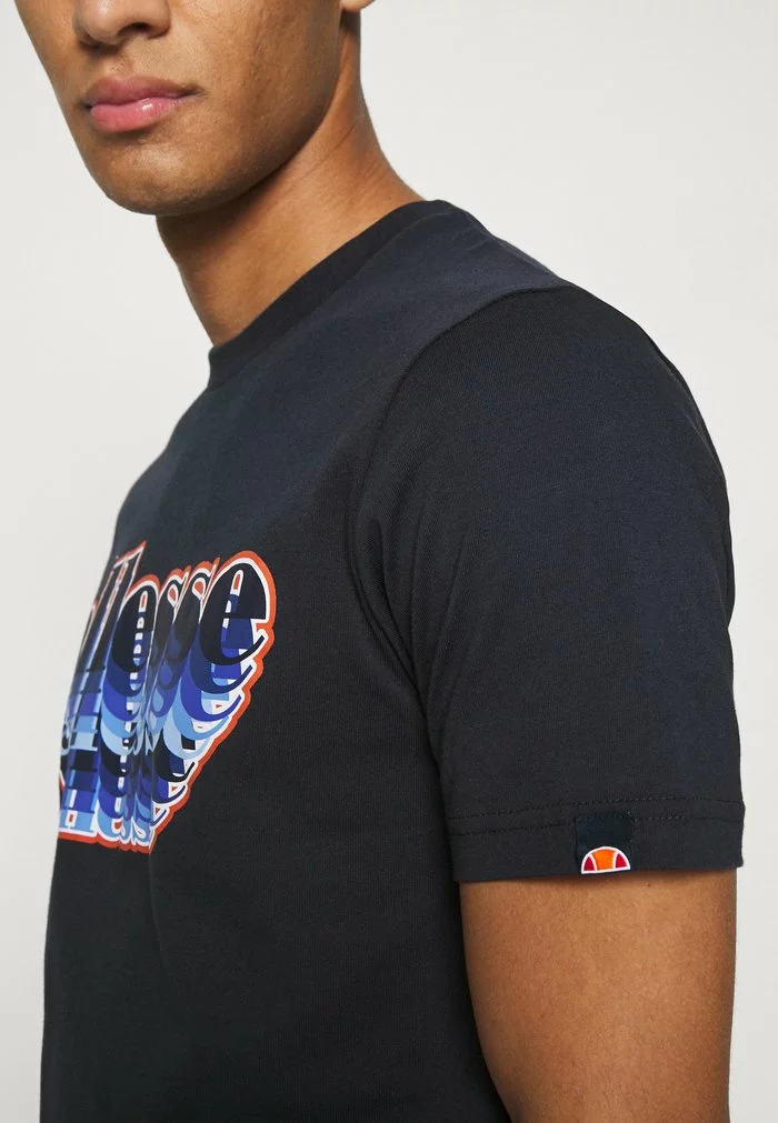 Ellesse MULTIZIO TEE - T-shirt Imprimé - Navy 5 Ellesse MULTIZIO TEE - T-shirt Imprimé - Navy – Image 5