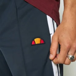Ellesse DALVI TRACK PANT - Pantalon De Survêtement - Navy -Ellesse Elegant Boutique 9ed36fe8021a41b6b88db3f37c413c11