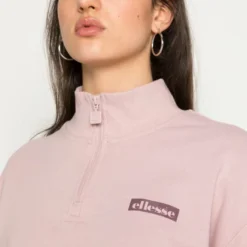 Ellesse NOVU SUIT - Sweatshirt - Light Pink 9 Ellesse NOVU SUIT - Sweatshirt - Light Pink -Ellesse Elegant Boutique 9f08ececae384de4936ae402447be90e