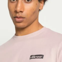 Ellesse OULAN SET - T-shirt Basique - Light Pink 9 Ellesse OULAN SET - T-shirt Basique - Light Pink -Ellesse Elegant Boutique a01084c9ba8a41bc88fe567b2464bc91