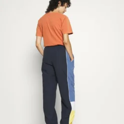 Ellesse DULCIS - Pantalon De Survêtement - Navy 12 Ellesse DULCIS - Pantalon De Survêtement - Navy -Ellesse Elegant Boutique a2fa681ac82748659485a86d6cb1de97