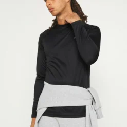 Ellesse WESTORO - T-shirt à Manches Longues - Black 9 Ellesse WESTORO - T-shirt à Manches Longues - Black -Ellesse Elegant Boutique aa26c99ff28243ad96f2ec02f9955e47