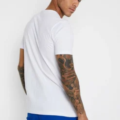 Ellesse VOODOO - T-shirt Imprimé - White 8 Ellesse VOODOO - T-shirt Imprimé - White -Ellesse Elegant Boutique af77766518214a7e955333689e91ce6d