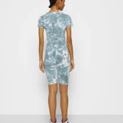 Ellesse VIKINS TIE DYE CROP - T-shirt Imprimé - Green/white 12 Ellesse VIKINS TIE DYE CROP - T-shirt Imprimé - Green/white -Ellesse Elegant Boutique b0b1d0ee68c742eb9113b039245af6ec