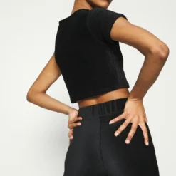 Ellesse HERIA - Short - Black -Ellesse Elegant Boutique b40e81ff5f4346b29b3d8879e2308a42