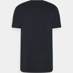 Ellesse MULTIZIO TEE - T-shirt Imprimé - Navy 15 Ellesse MULTIZIO TEE - T-shirt Imprimé - Navy -Ellesse Elegant Boutique b6c9ae7f82014ed89875a91533c79219