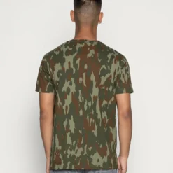 Ellesse VOODOO CAMO - T-shirt Imprimé - Khaki -Ellesse Elegant Boutique bc92c21bbdf242deb5f637f293da7969