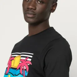 Ellesse SECHSARO - T-shirt Imprimé - Black -Ellesse Elegant Boutique bd9760cd6656414b9e53eccd30244937