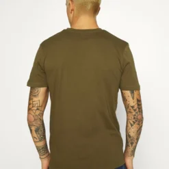 Ellesse OMBRONO - T-shirt Imprimé - Khaki 10 Ellesse OMBRONO - T-shirt Imprimé - Khaki -Ellesse Elegant Boutique c06523d0f4cb4deb91901feb73f698d3