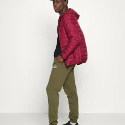 Ellesse NIORO - Pantalon De Survêtement - Khaki -Ellesse Elegant Boutique c4dbd431891241239ef5ef43e6dc7ba8