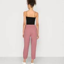 Ellesse ORANGAN PANT - Pantalon De Survêtement - Dark Pink 7 Ellesse ORANGAN PANT - Pantalon De Survêtement - Dark Pink -Ellesse Elegant Boutique c5e5b5d6931048e68815c268f4728bfa