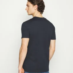 Ellesse COLO - T-shirt Imprimé - Navy -Ellesse Elegant Boutique c94951293b1e4623a476ca6f16442891