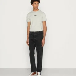 Ellesse OMINI - T-shirt Imprimé - Light Grey -Ellesse Elegant Boutique cdfebea9e4c74a7193f4a05d7dc32852