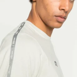 Ellesse OMINI - T-shirt Imprimé - Light Grey -Ellesse Elegant Boutique cf38fcd604344e73a4d18ef4f9cf2304