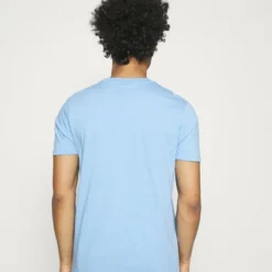 Ellesse MAVOZ UNISEX - T-shirt Imprimé - Light Blue 8 Ellesse MAVOZ UNISEX - T-shirt Imprimé - Light Blue -Ellesse Elegant Boutique d292e0ced8454a29882157b7d300147a