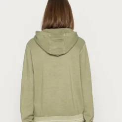 Ellesse AGAPANTHUS HOODY - Sweatshirt - Green -Ellesse Elegant Boutique d6711d8c882f4a4f99ca6fbd926bb264