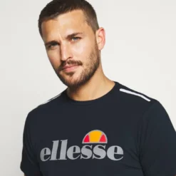 Ellesse CELLA - T-shirt Imprimé - Navy -Ellesse Elegant Boutique df900a8d34524c89a6e1c06faf504e22