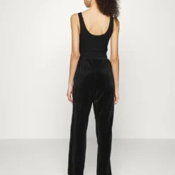 Ellesse INDIA PANT - Pantalon De Survêtement - Black -Ellesse Elegant Boutique e30fb8012100453592e61c19f79be2aa