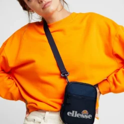 Ellesse TEMPLETON - Sac Bandoulière - Navy -Ellesse Elegant Boutique e581a1d2a17647f2b5ff3ff812a832ea