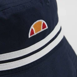 Ellesse LORENZO BUCKET HAT UNISEX - Chapeau - Navy -Ellesse Elegant Boutique e6aba1dfb24c42c9bc81abe1250553b6