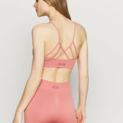 Ellesse ELIANA - Brassières De Sport à Maintien Léger - Dark Pink -Ellesse Elegant Boutique ee10f43c26d0476c83e3b7cd56a48f87