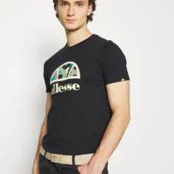 Ellesse HEBBER - T-shirt Imprimé - Black -Ellesse Elegant Boutique ef04b2df92cf4de486fca15d07943ca4