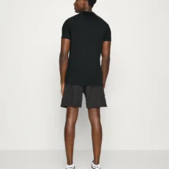 Ellesse MAESTRO TEE - T-shirt Imprimé - Black 9 Ellesse MAESTRO TEE - T-shirt Imprimé - Black -Ellesse Elegant Boutique f0c920dcaa4a4832b8604f31b4106671