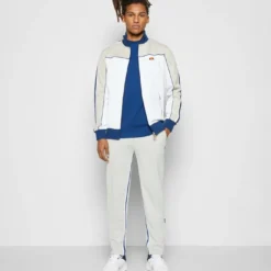 Ellesse JAINO - Pantalon De Survêtement - Light Grey 11 Ellesse JAINO - Pantalon De Survêtement - Light Grey -Ellesse Elegant Boutique f140be56f1034e7dbc21ce90067d01ed