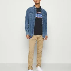 Ellesse MULTIZIO TEE - T-shirt Imprimé - Navy 9 Ellesse MULTIZIO TEE - T-shirt Imprimé - Navy -Ellesse Elegant Boutique f572c622cf28425f8b14202c402c3064