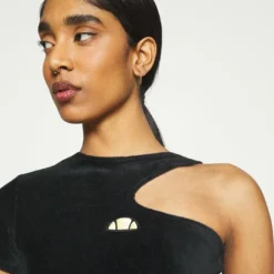 Ellesse MARGIOT - T-shirt Imprimé - Black -Ellesse Elegant Boutique f65be3c47ded49a1a6402dbd04131787