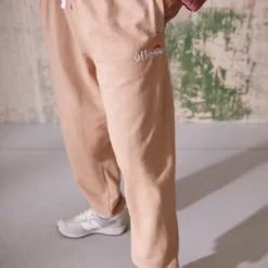 Ellesse VELAM - Pantalon De Survêtement - Beige 10 Ellesse VELAM - Pantalon De Survêtement - Beige -Ellesse Elegant Boutique f7a40206b1584710810f3bf46b15fb9d