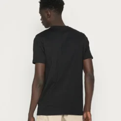 Ellesse SECHSARO - T-shirt Imprimé - Black -Ellesse Elegant Boutique f86fc631e54448b0b151c06b6f493ba5