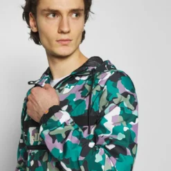 Ellesse TRAXER - Veste Légère - Multi-coloured 11 Ellesse TRAXER - Veste Légère - Multi-coloured -Ellesse Elegant Boutique f90c5c7be2b146e4a43d63f6d284a63e