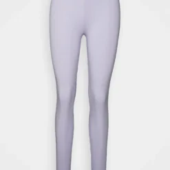 Ellesse HOLLINA SHIRT & LEGGING - Pyjama - White -Ellesse Elegant Boutique fee33272dbc044b29f766baa3f80538e